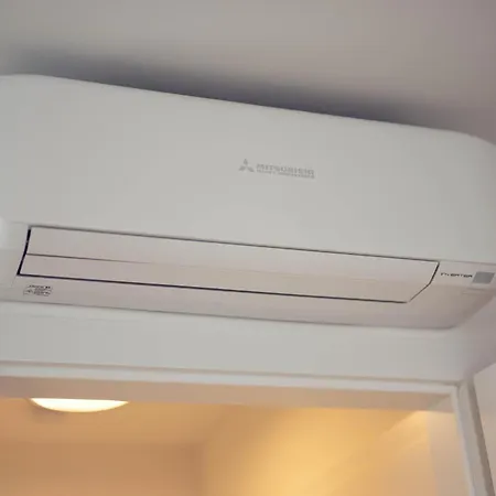 דירה Leonart Living 13 *